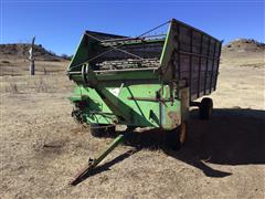 John Deere Feeder Wagon 