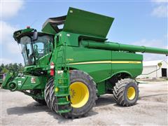 2018 John Deere S780 4WD Combine 