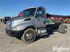 2009 International DuraStar 4300 T/A Cab & Chassis 