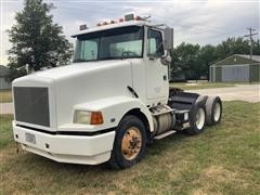 1990 White GMC WCA64T T/A Truck Tractor 
