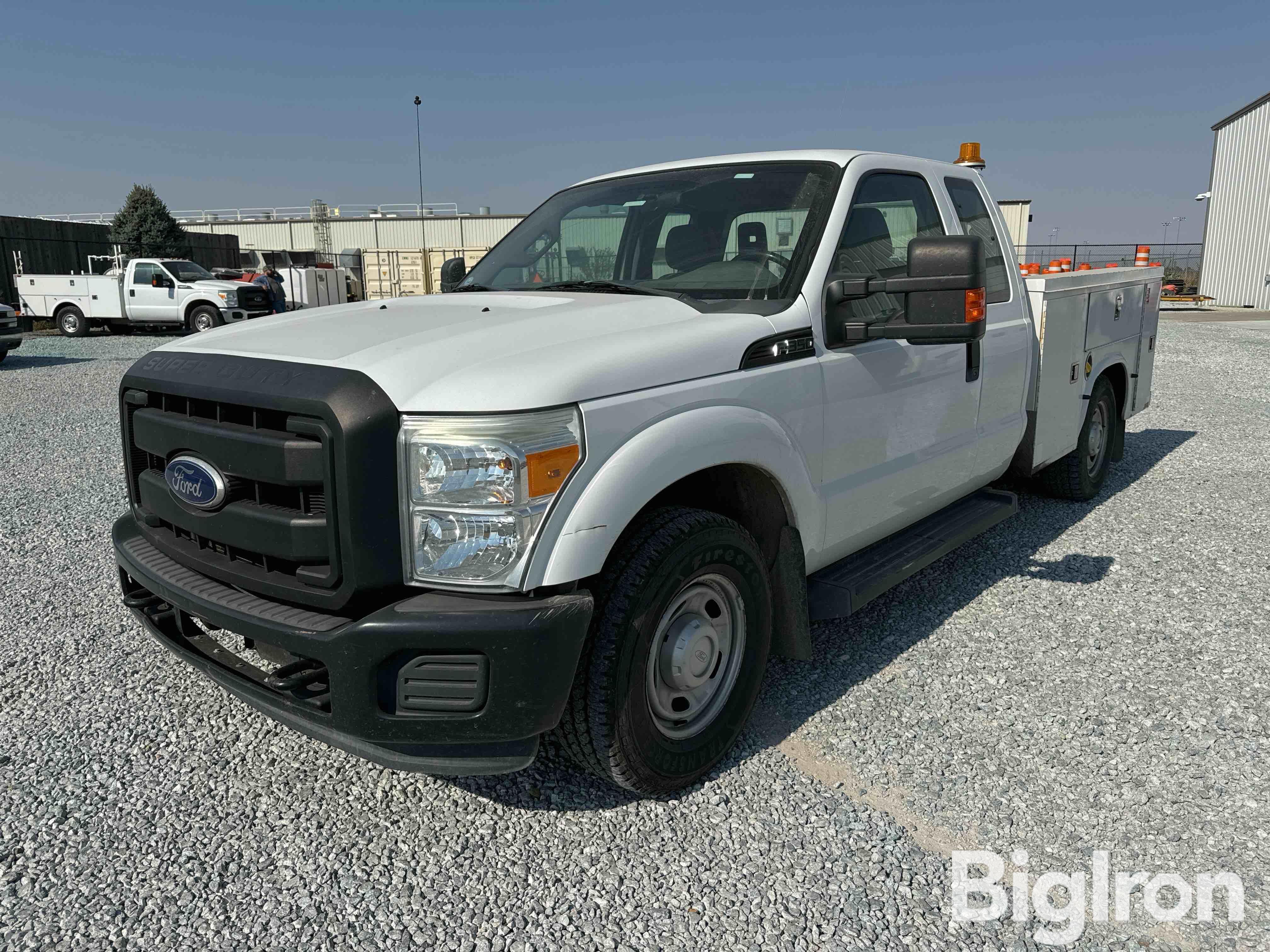 2011 Ford F350 2WD Extended Cab Utility Truck 