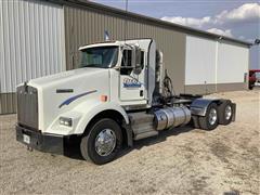 2013 Kenworth T800 T/A Day Cab Truck Tractor 