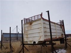 Aulick 18' Silage Box With Hoist 