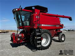 Case IH 2588 2WD Combine 