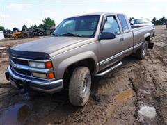 1996 Chevrolet 2500 4x4 Extended Cab Pickup 