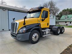 2016 Freightliner Cascadia 125 T/A Day Cab Truck Tractor 