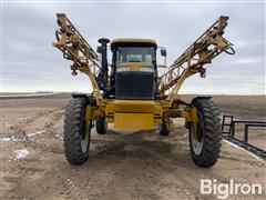 Ag-Chem RoGator 1264 Self-Propelled Sprayer 