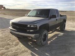2000 Chevrolet 1500 4x4 Extended Cab Pickup 