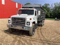 1981 International F1954 T/A Grain Truck 