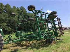 2010 John Deere 2210 Field Cultivator 