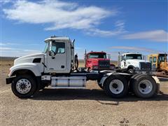 items/5806d9de53caed11a81c6045bd4cc723/2007mackgranitecv713trucktractor_87974cc367364805aa7e5e1ffda857a3.jpg