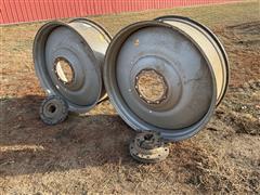 2000 Case IH Dual Rims And Axle Hubs 