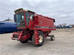 International 1420 2WD Combine 