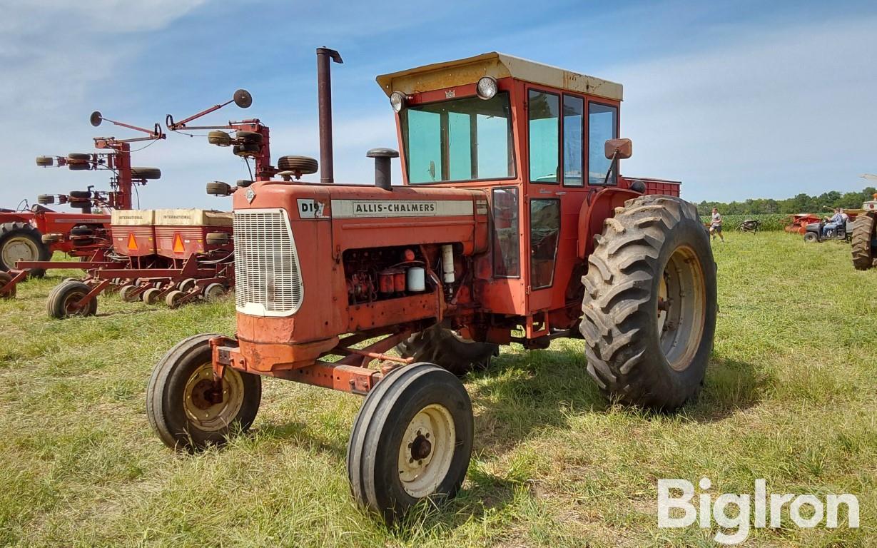 Allis-Chalmers D-19 Diesel 2WD Tractor 