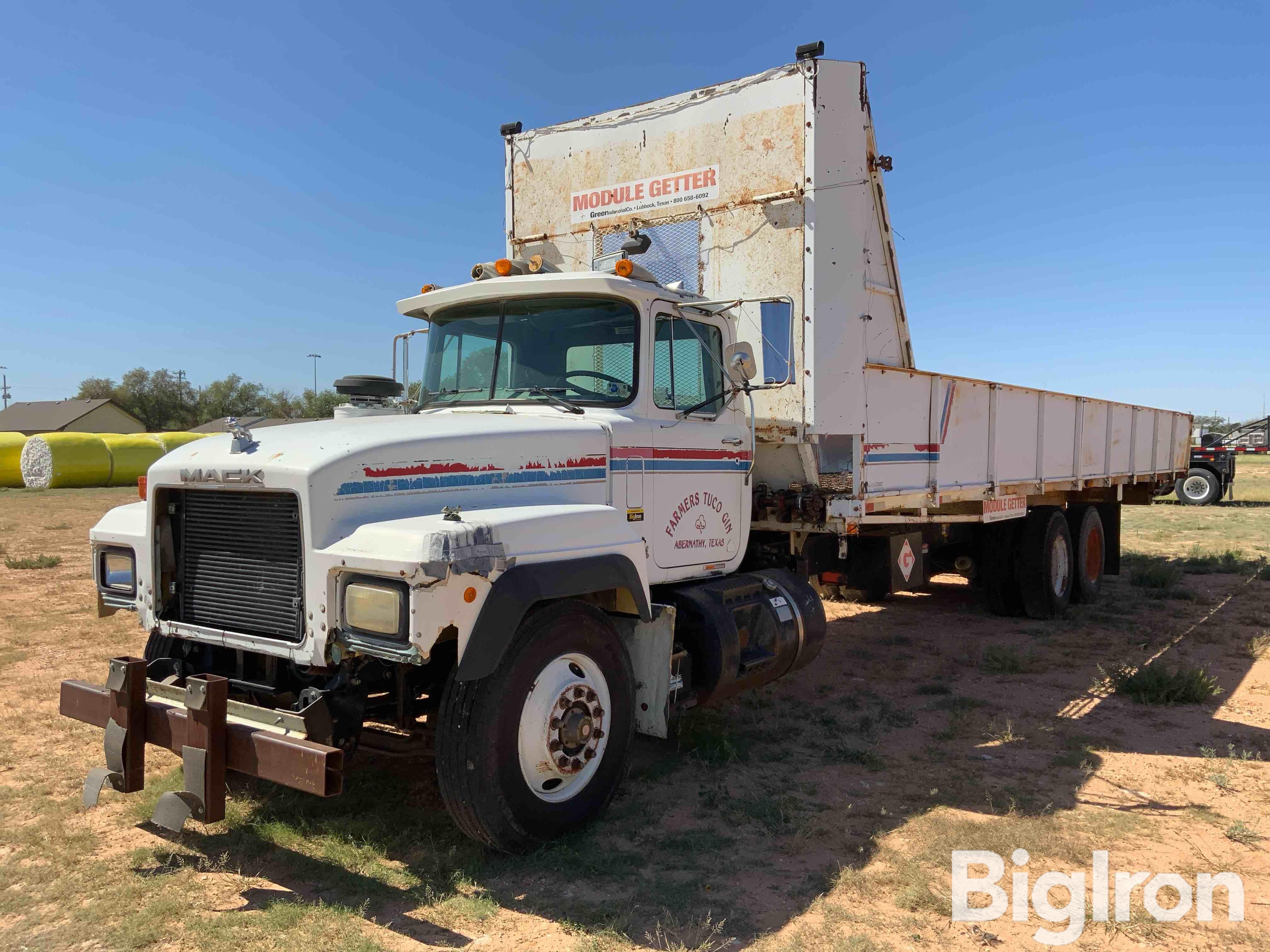 1993 Mack RD690S T/A Cotton Module Truck 