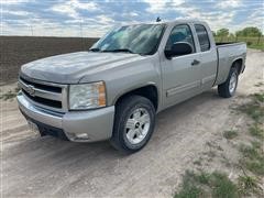 2007 Chevrolet 1500 4x4 Extended Cab Pickup 