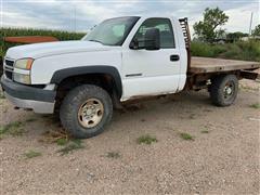 2006 Chevrolet Silverado 2500 HD 4x4 Flatbed Pickup 