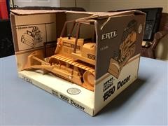 Ertl Case 1550 Dozer Collectible Toy 