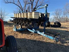 Kinze 2500 8/15 Row Planter 