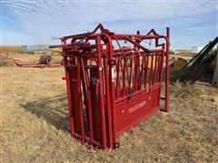Tarter Cattle Master 3 Series Squeeze Chute 