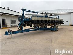 1998 Kinze 2600 12/23 Planter 