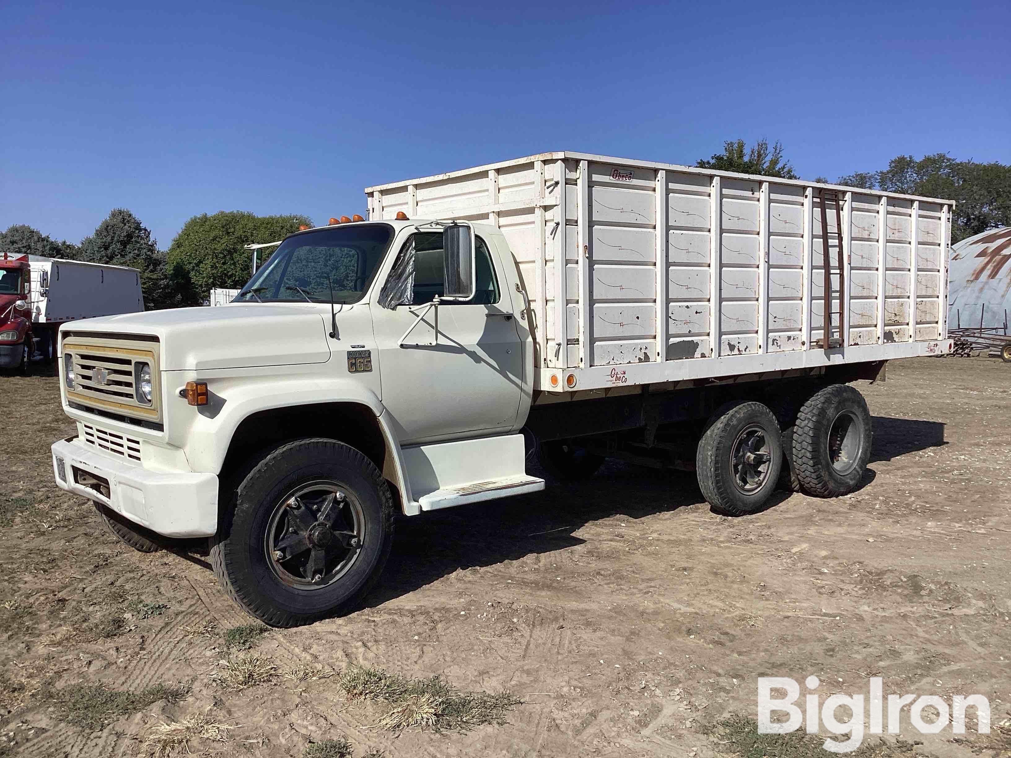 1977 Chevrolet C65 T/A Grain Truck 