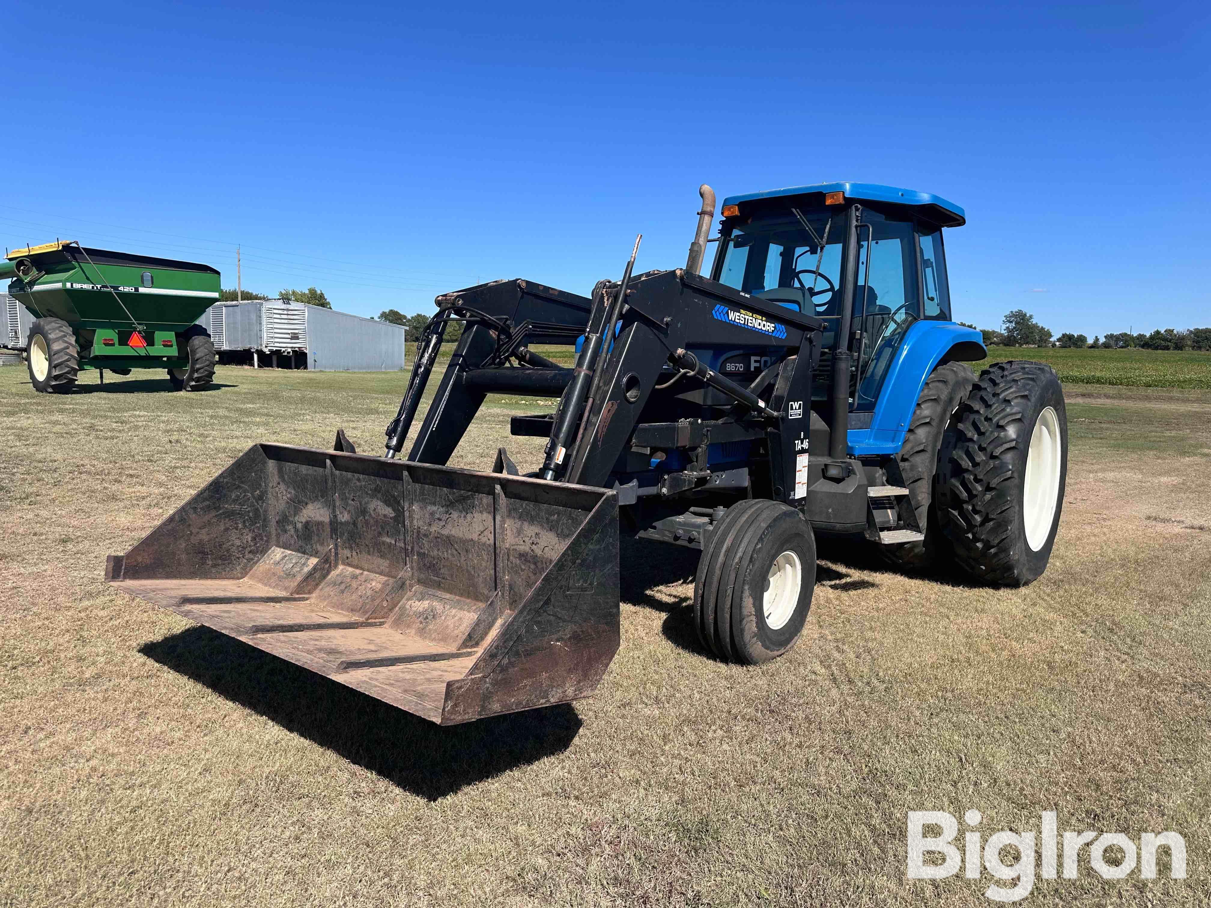 1995 Ford 8670 2WD Tractor W/Loader 