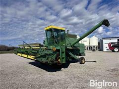 John Deere 4400 2WD Combine 