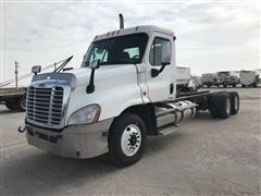 2009 Freightliner Cascadia 125 T/A Cab & Chassis 