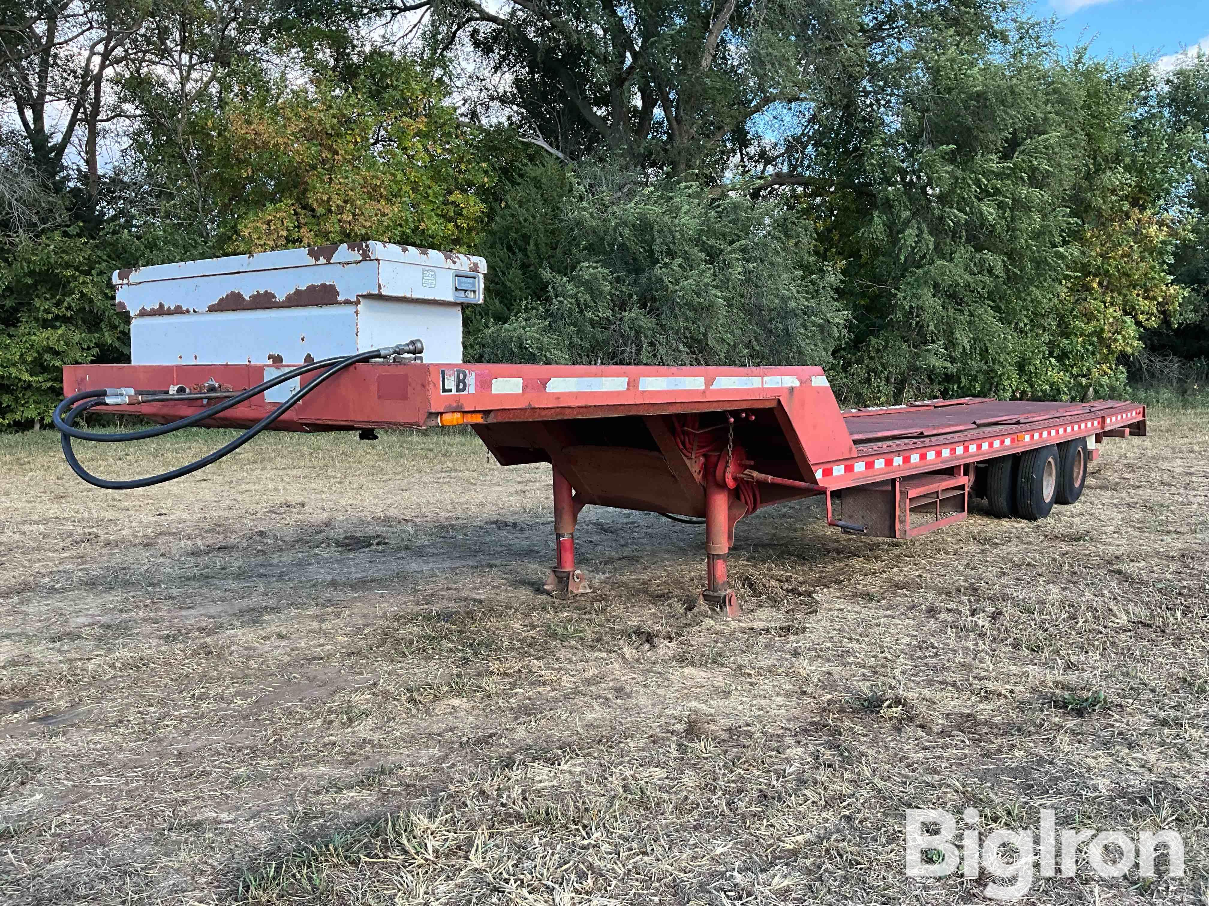 1974 Traileze 42’ T/A Step Deck Equipment Trailer W/Hydraulic Beaver Tail 