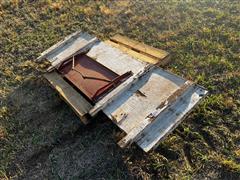 Rear End Gate W/grain Door 