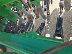 items/5c33472f365cef11a4e6000d3a62e002/johndeere455forwardfoldinggraindrill_48dd9885114040d1a786a92d044c2f24.jpg