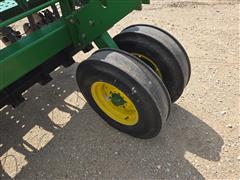 items/5c33472f365cef11a4e6000d3a62e002/johndeere455forwardfoldinggraindrill_6a4c921e6d3e4d6d96803ee6a684dee8.jpg