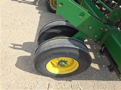 items/5c33472f365cef11a4e6000d3a62e002/johndeere455forwardfoldinggraindrill_be74a25efafb47c093719b8e301804a8.jpg