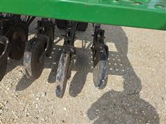 items/5c33472f365cef11a4e6000d3a62e002/johndeere455forwardfoldinggraindrill_fd8a82df131a4cf58299b06d04e187f9.jpg