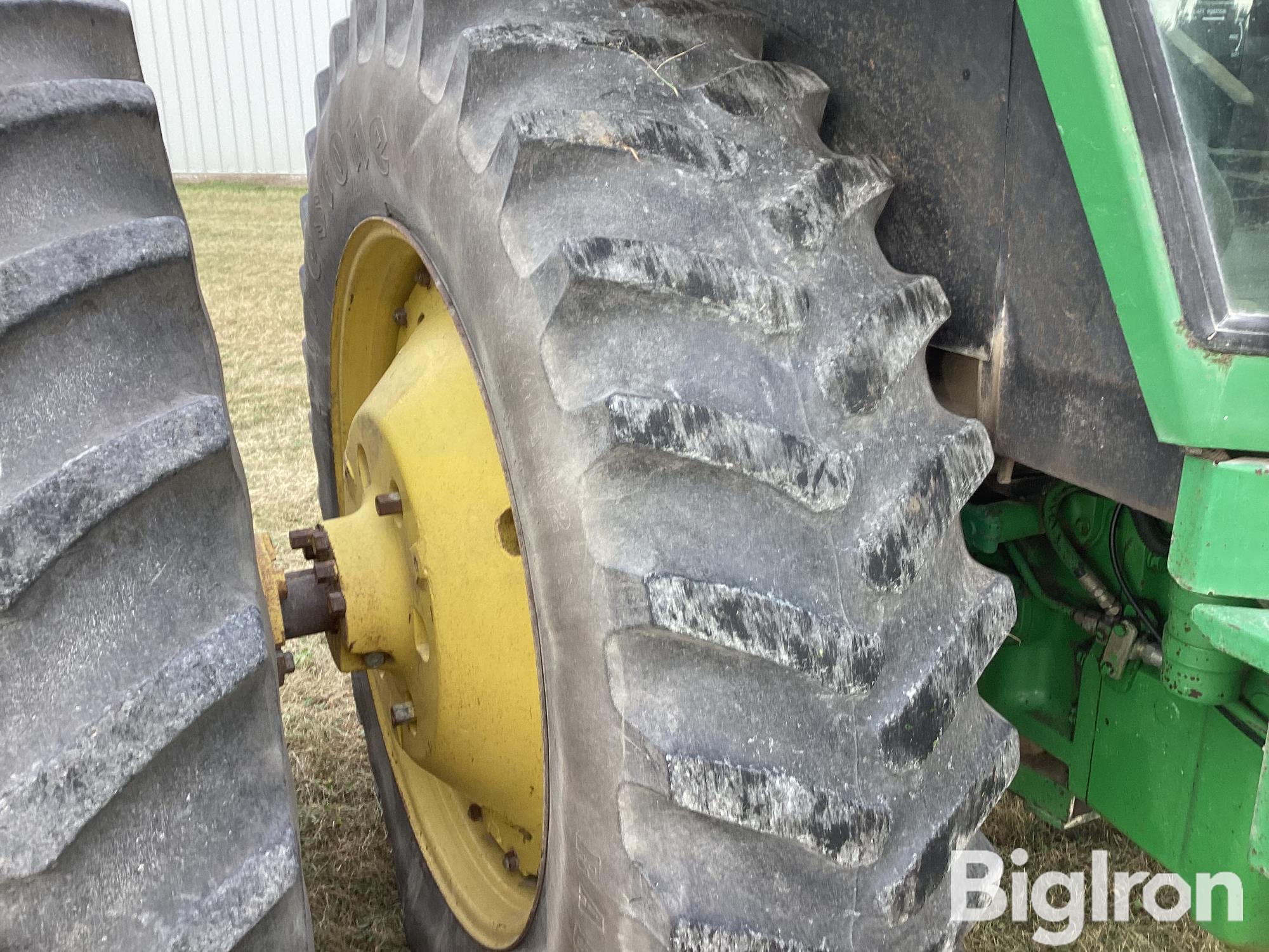 items/5cd76945d67eef119443000d3a62e002/johndeere46402wdtractor-20_dee0ca108ed0431bbe699d4fb74c2348.jpg