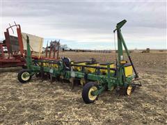 John Deere 7300 MaxEmerge 2 8R30” Planter 