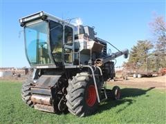 1982 Allis-Chalmers Gleaner F2 2WD Combine 