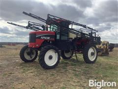 2010 Apache AS1010 Self-Propelled Sprayer 