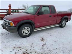 1997 Chevrolet S10 4x4 Extended Cab Pickup 