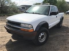 1999 Chevrolet S10 4x4 Extended Cab Pickup 