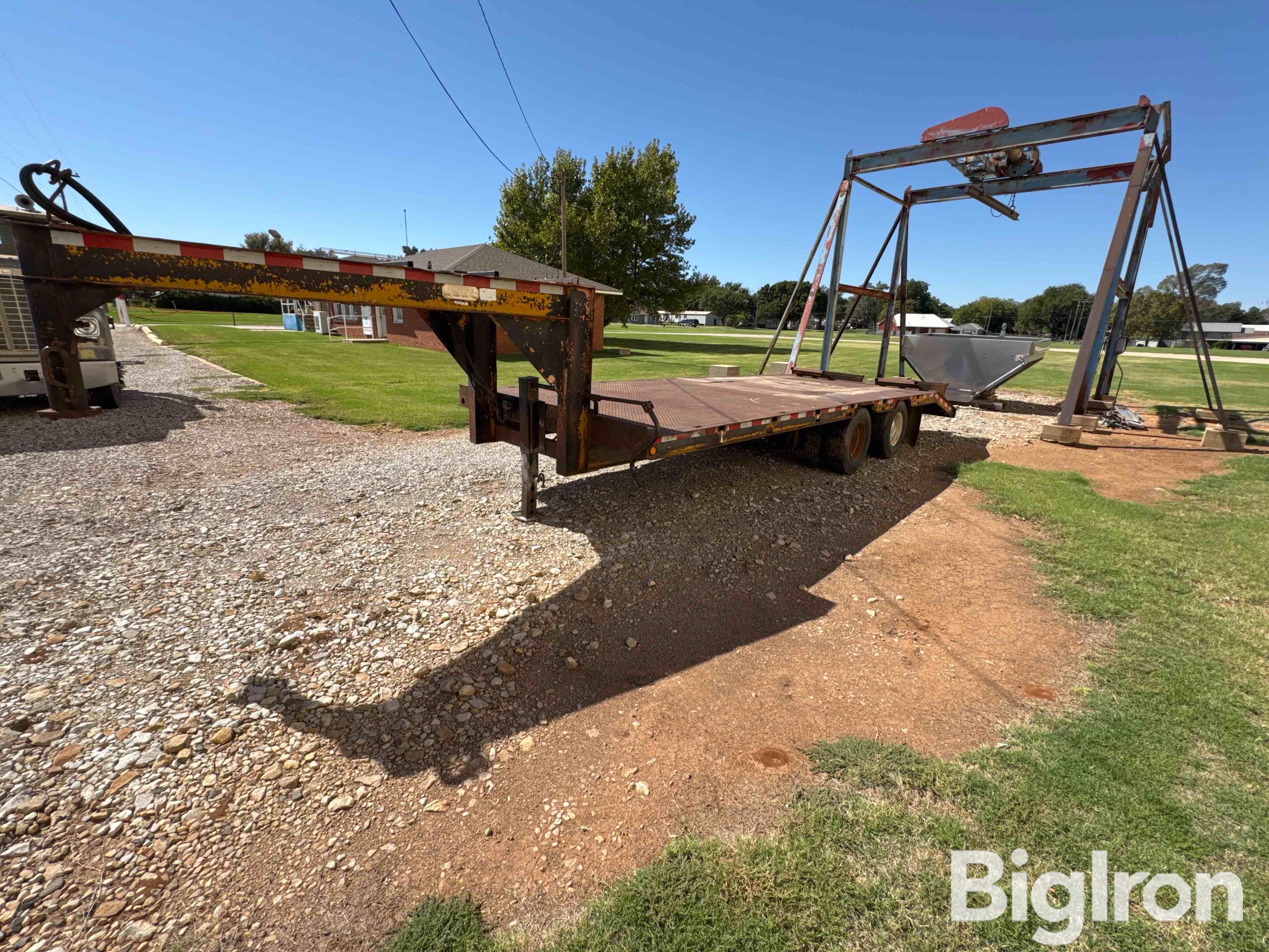 JFW DT20 24’ T/A Gooseneck Flatbed Trailer 