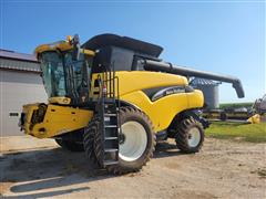 2004 New Holland CR960 2WD Combine 