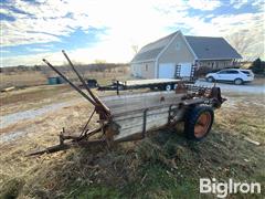 New Idea M12A Pull Behind Manure Spreader 