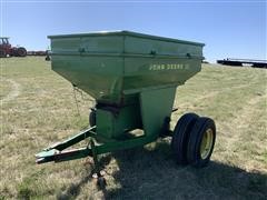 John Deere 301 Pull-Type Spreader 