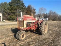 1963 International 560 2WD Tractor 