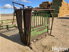 Powder River Cattle Squeeze Chute 