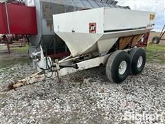 Willmar 800 Fertilizer Spreader 