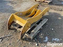 Caterpillar 320E Excavator Thumb Attachment 