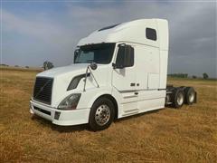 2008 Volvo VNL T/A Truck Tractor W/Sleeper 